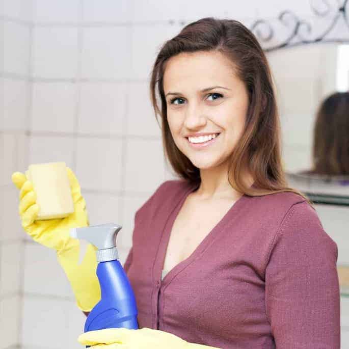 best bathroom cleaning hacks featured image