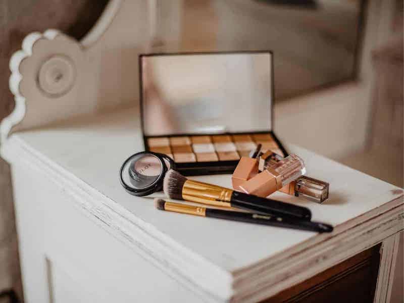 makeup storage vanity.